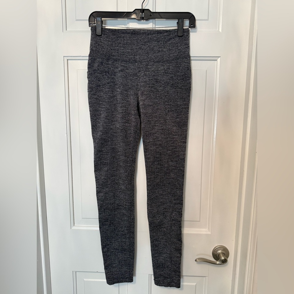 Athleta Textured Leggings Pants Size S Gray Stretch Athleisure